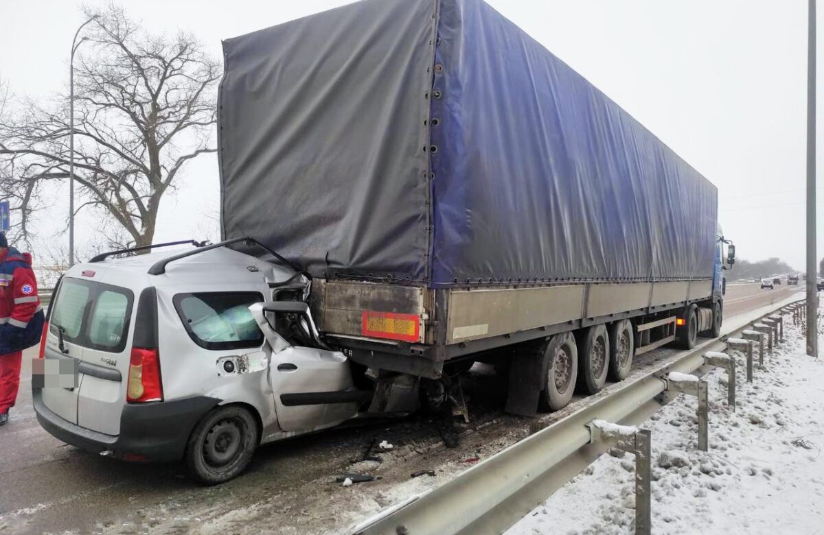 На Рівненщині летальна ДТП: двоє загинуло