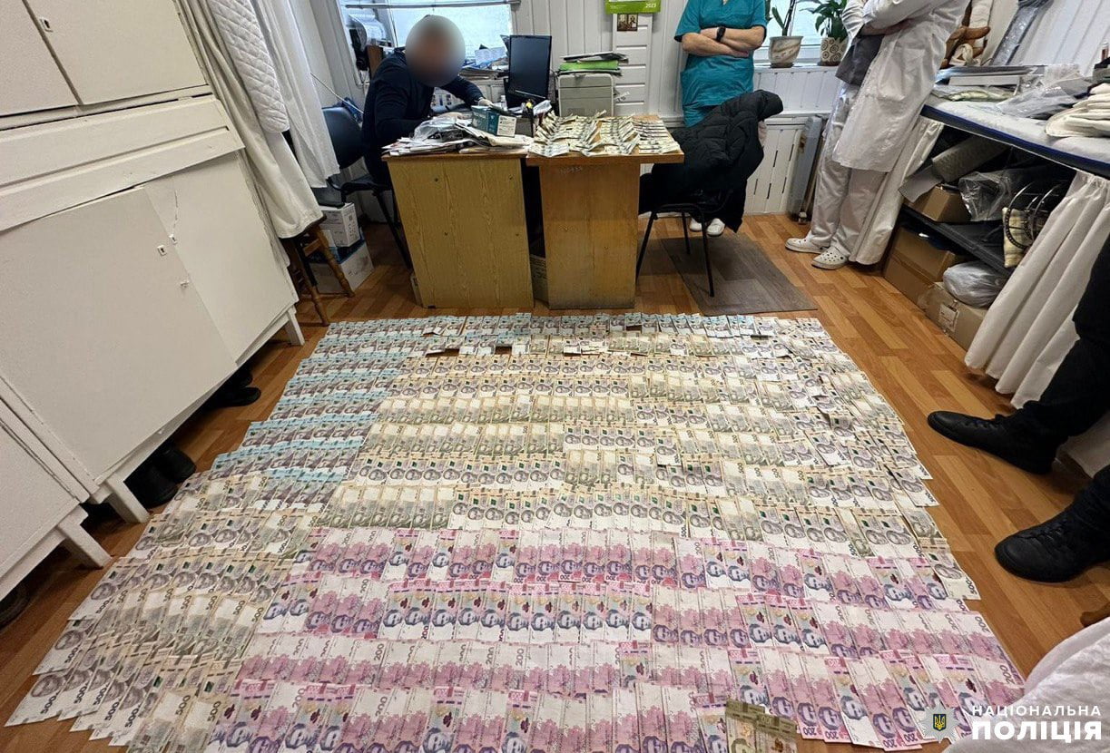 На Рівненщині лікаря-травматолога затримали за хабар 0000