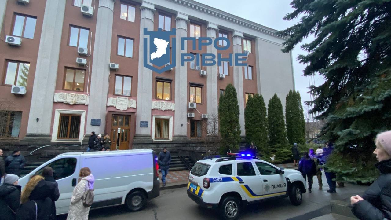 У Рівнераді повідомляють про замінування 0000