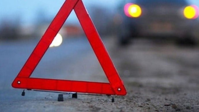 На в’їзді до Рівного ДТП за участю фури і легковиків (ФОТО)