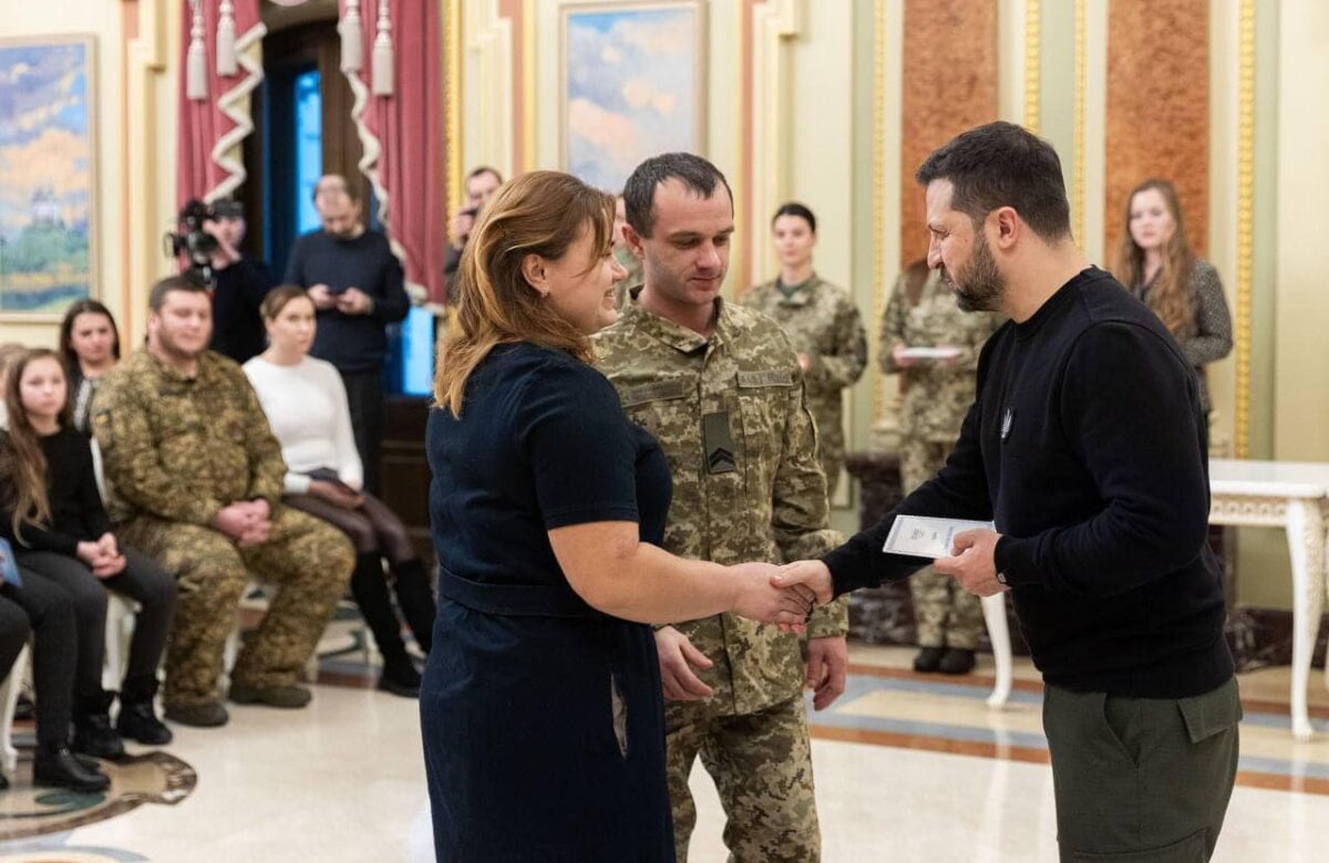 Захисник з Рівненщини від Президента України отримав квартиру у Києві