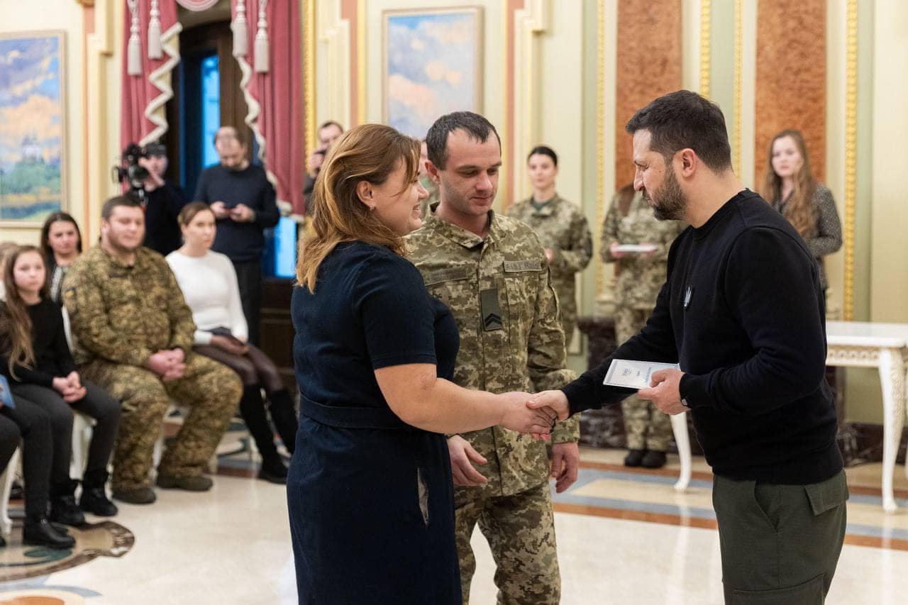 Захисник з Рівненщини від Президента України отримав квартиру у Києві 0000