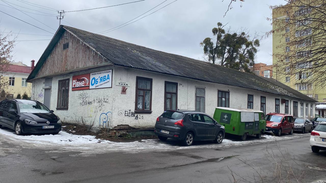 1 Власник "галереї Третяка" Сачевчич позмагається за комунальне приміщення в самому центрі Рівного