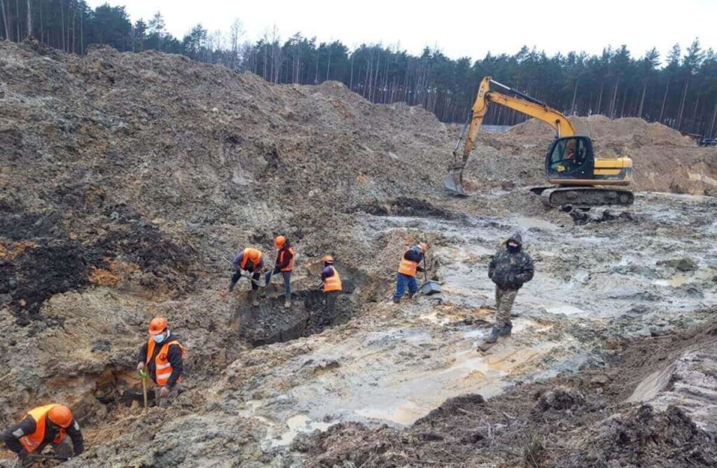 1 У Мазепи знайшовся бурштиновий бізнес на Рівненщині - із партнером екс-регіоналом та китайцем