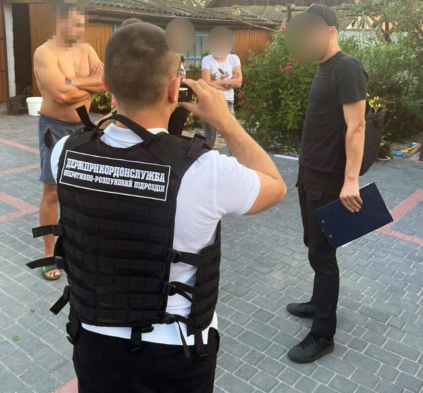 Жителю Рівненщини загрожує 7 років в’язниці за схему з ухилянтами