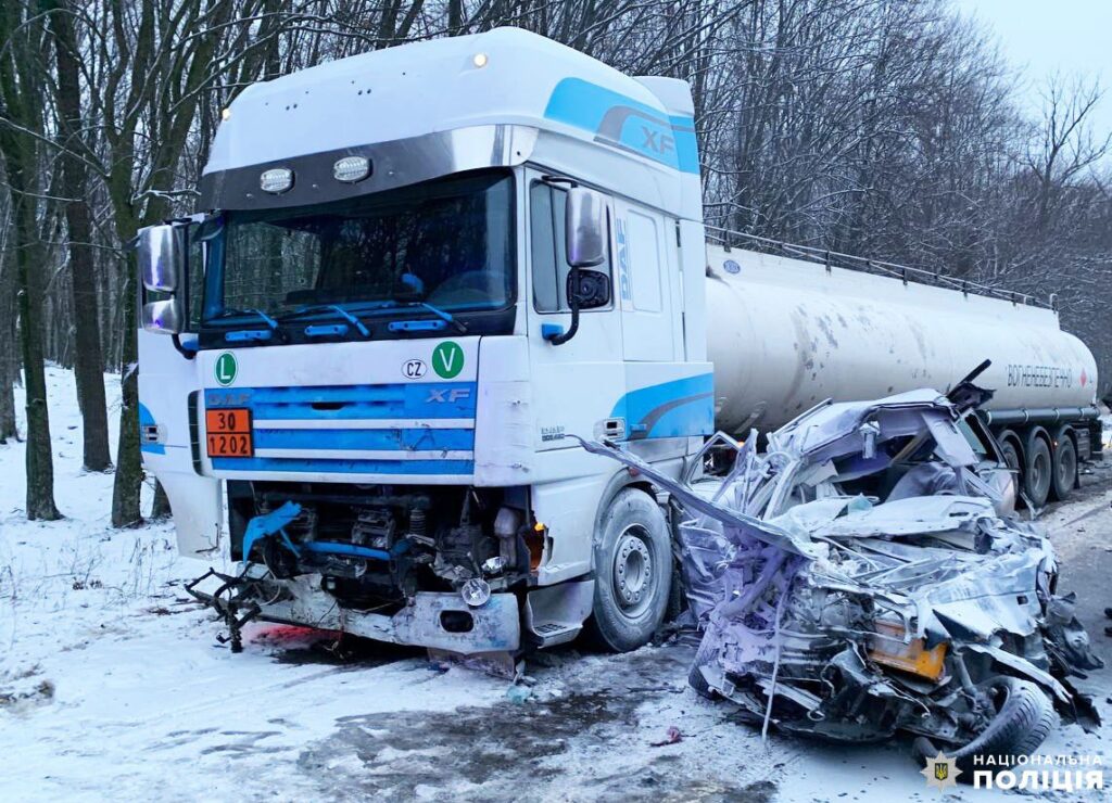 1 На Рівненщині смертельна ДТП: загинув водій