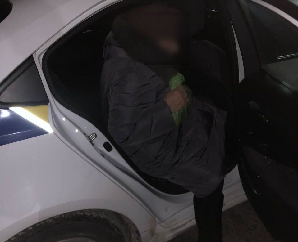 У Рівному допомогли жінці, яка мало не замерзла на вулиці