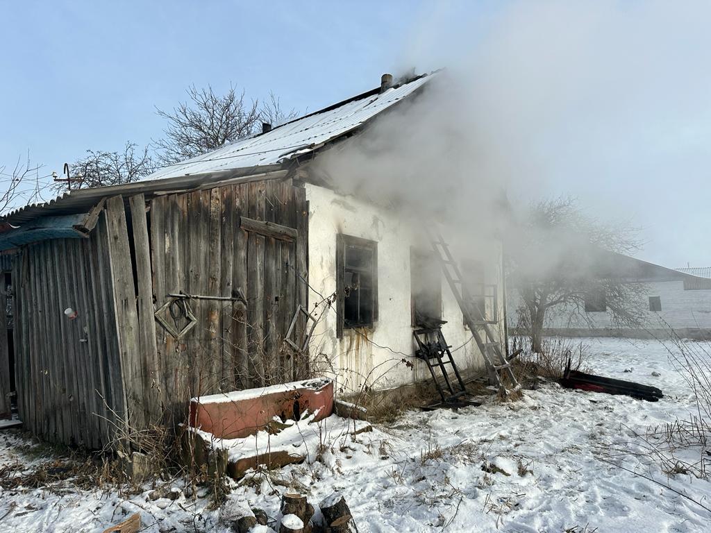 На Рівненщині під час пожежі у будинку загинув чоловік