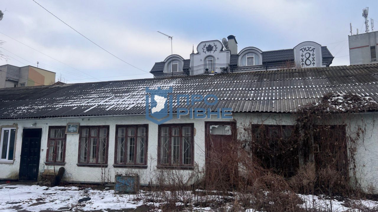 1 Власник "галереї Третяка" Сачевчич позмагається за комунальне приміщення в самому центрі Рівного