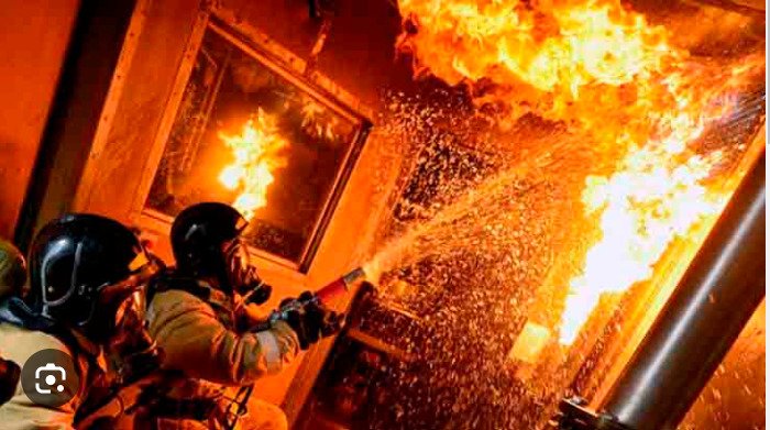На Рівненщині під час ліквідації пожежі вогнеборці виявили тіло 69-річного чоловіка 0000