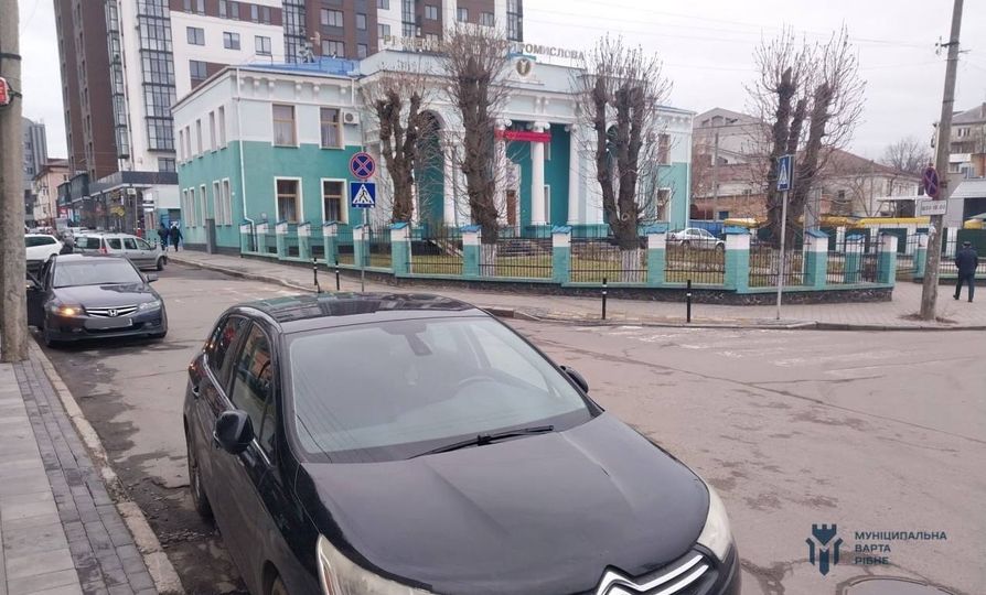 Понад 400 водіїв оштрафували на вулицях Рівного за тиждень