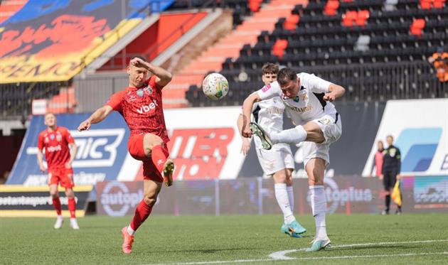 1 Рівненські уболівальники футболу повертаються на трибуни