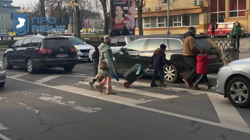 1 У центрі Рівного збили дитину на пішохідному переході (ФОТО)