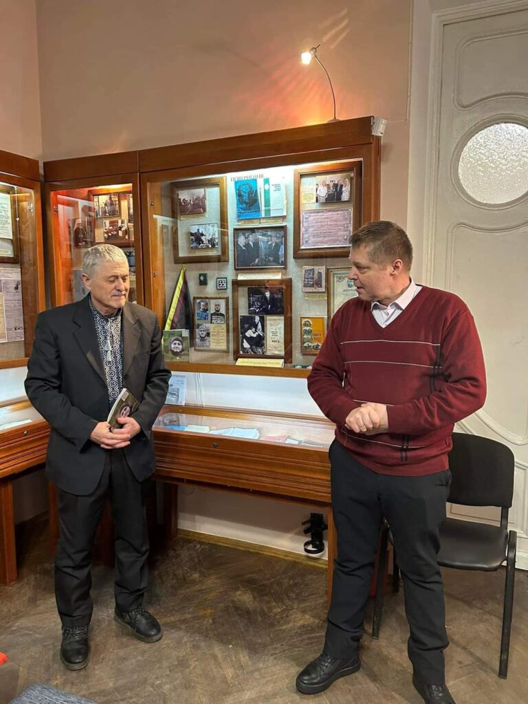 1 У Рівному презентували книгу про загиблого героя Тараса Давидюка