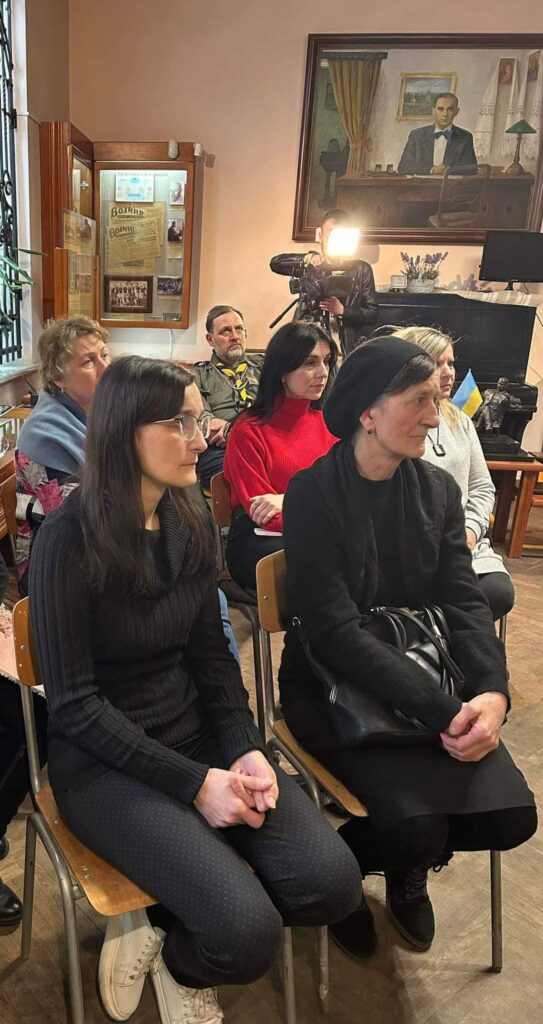 1 У Рівному презентували книгу про загиблого героя Тараса Давидюка