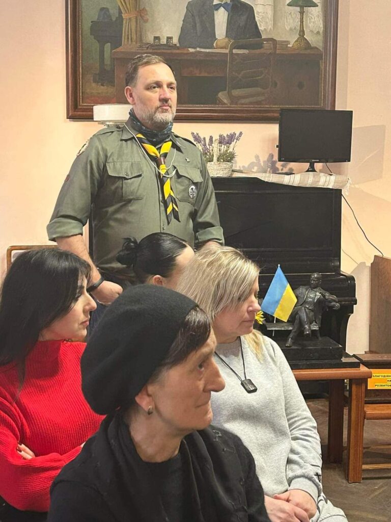 1 У Рівному презентували книгу про загиблого героя Тараса Давидюка