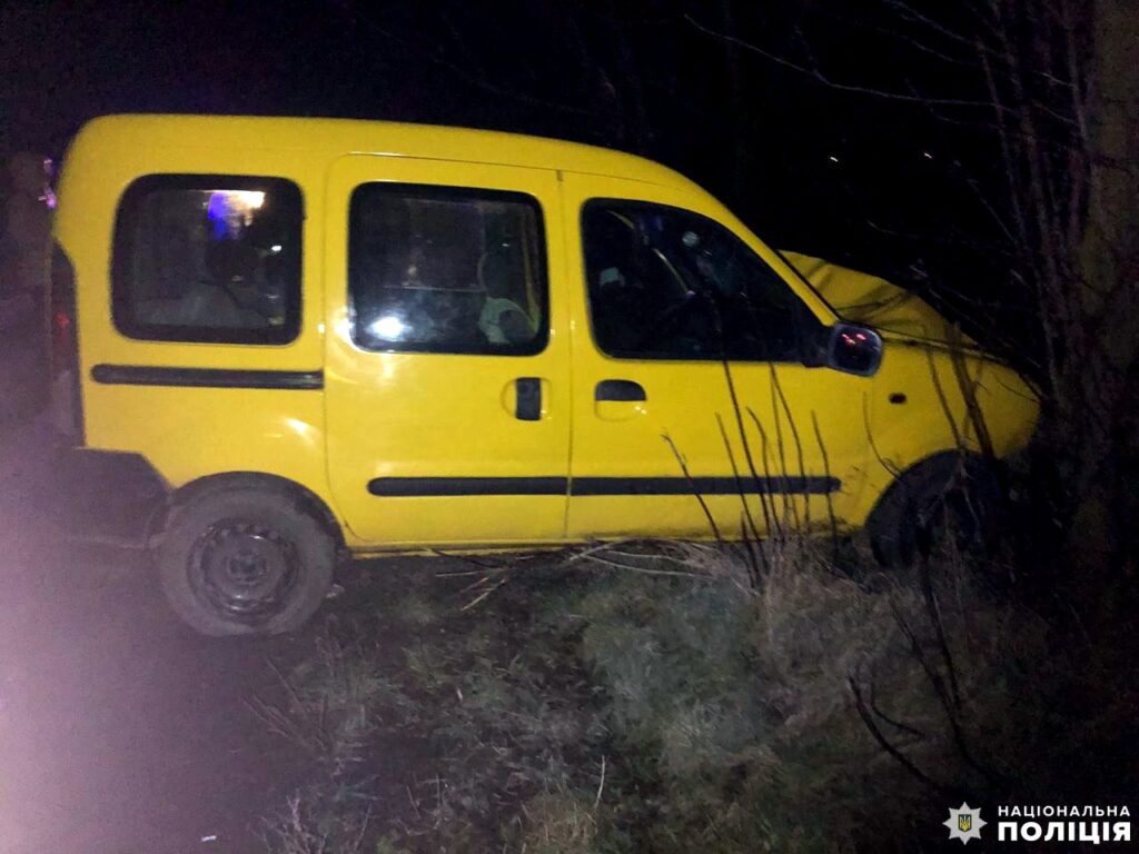 1 Врізався у дерево і загинув: ДТП на Рівненщині (ФОТО)