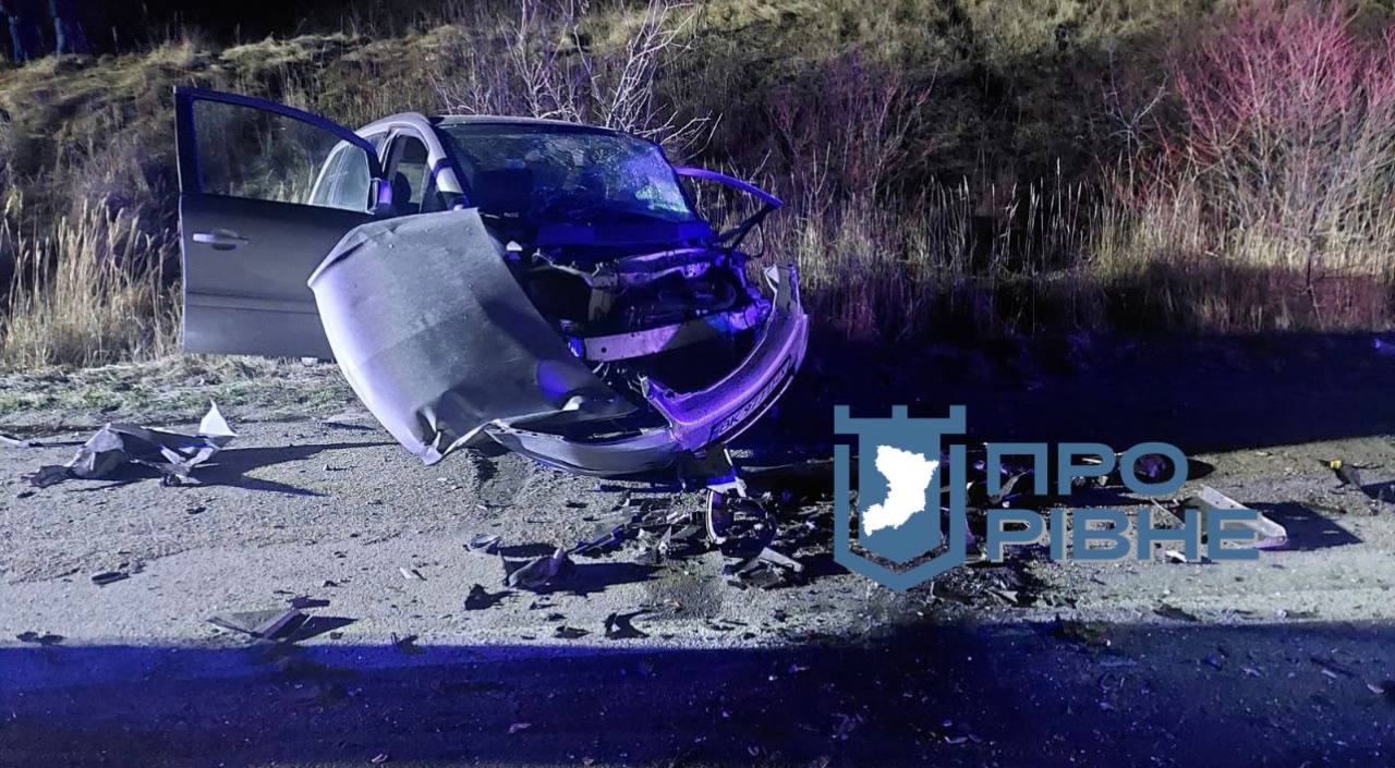 ДТП на трасі біпя Рівного: від автівки майже нічого не лишилося (ФОТО) 0000