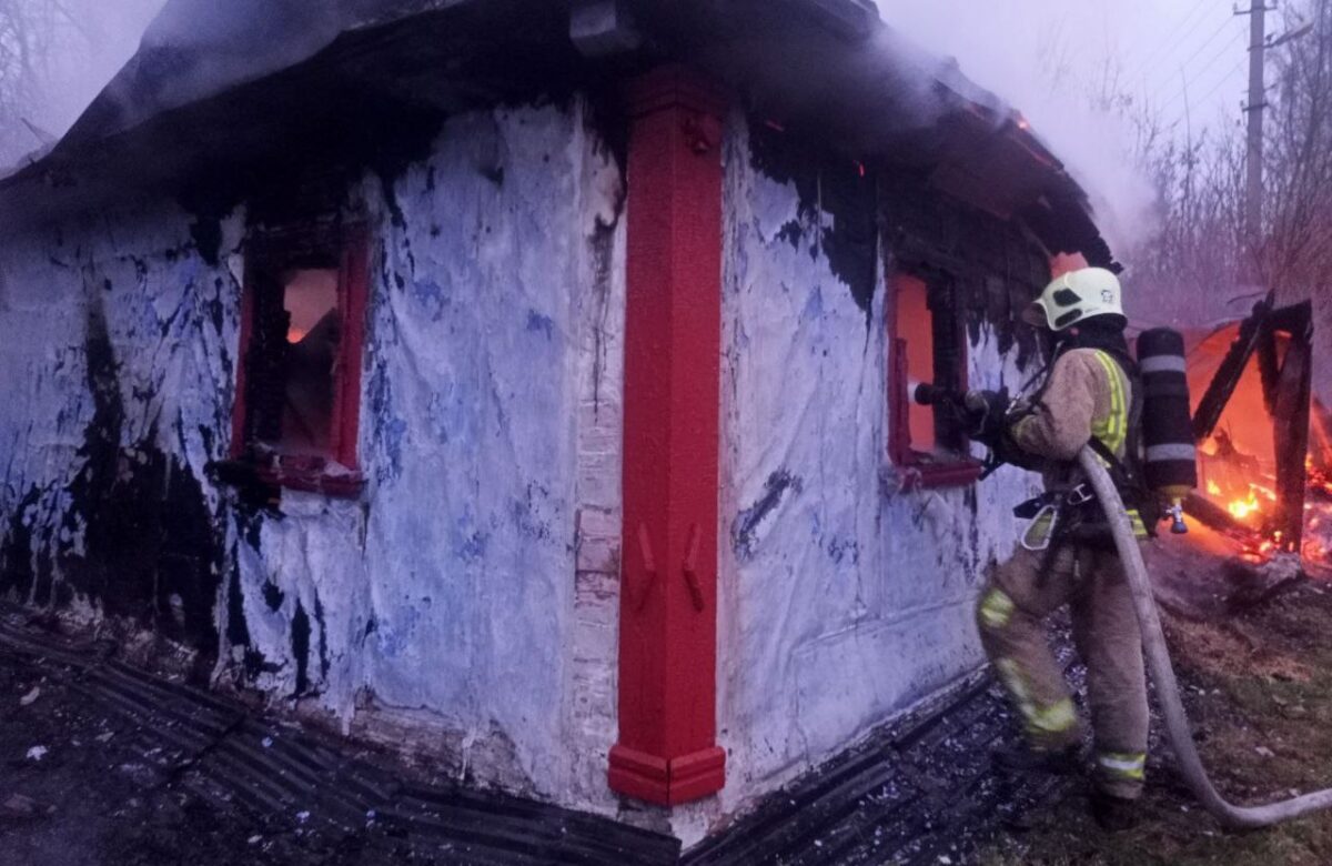 Біля Рівного в пожежі загинула жінка