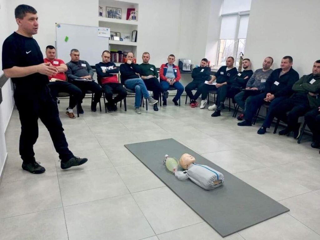 1 Водії рівненських “швидких” навчаються надавати екстрену медичну допомогу