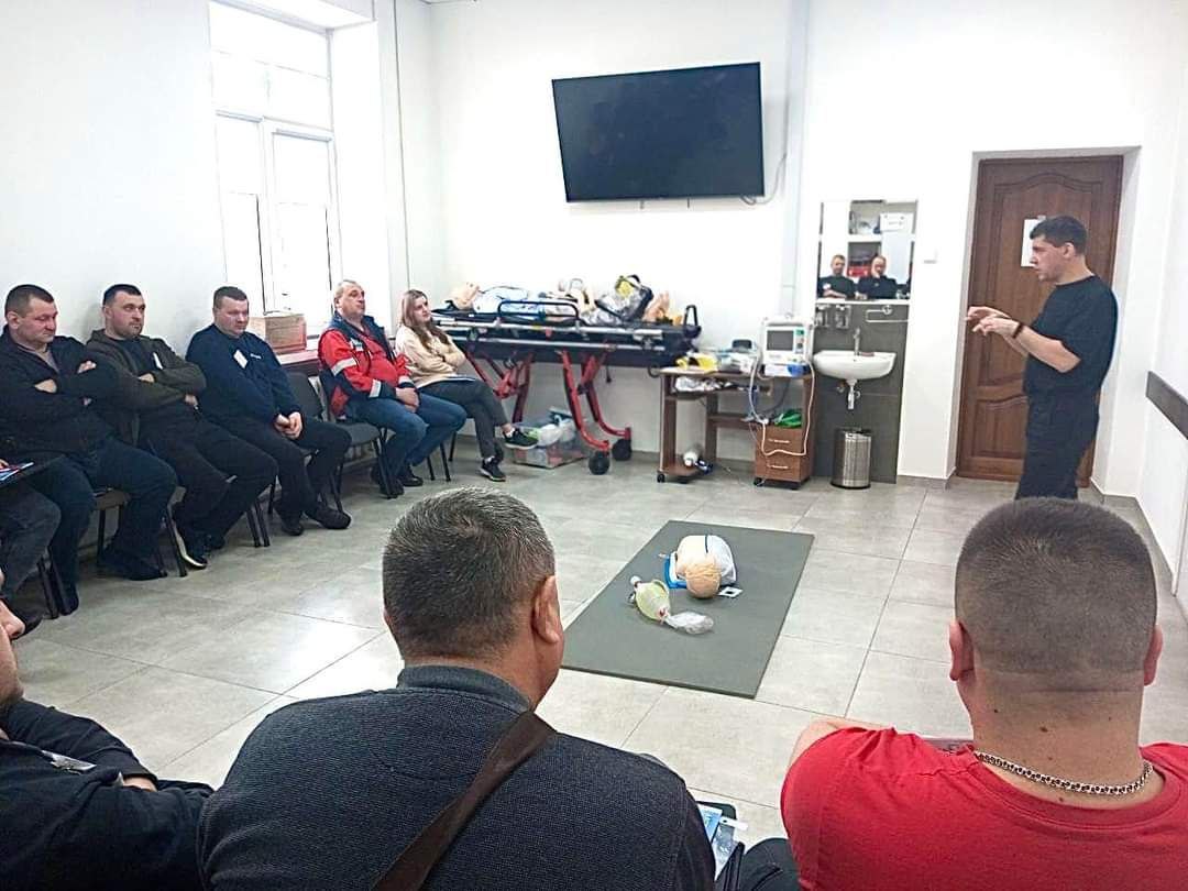 Водії рівненських “швидких” навчаються надавати екстрену медичну допомогу 0000