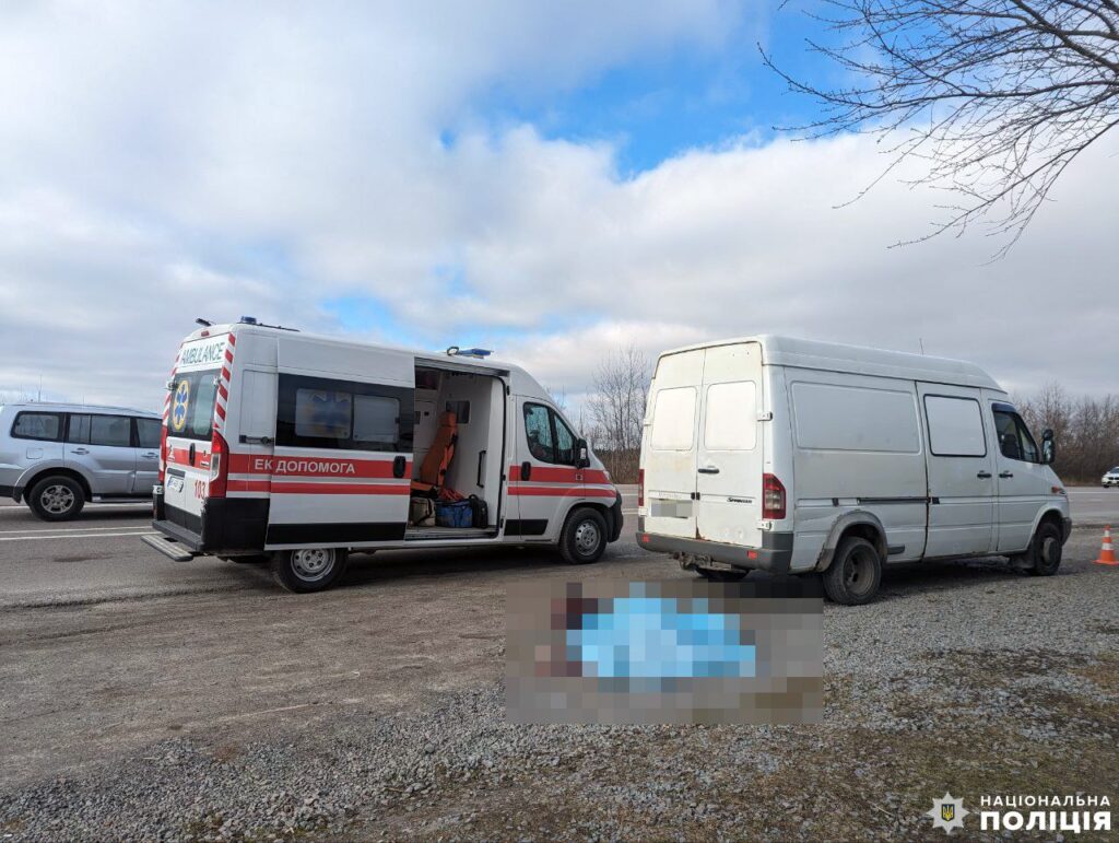 1 Біля Рівного насмерть збили жінку на узбіччі (ФОТО)