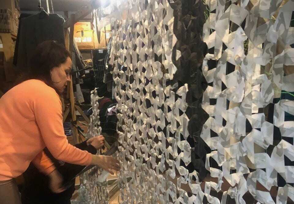 У Рівному «Ветеранський простір» запрошує допомогти з маскувальними сітками