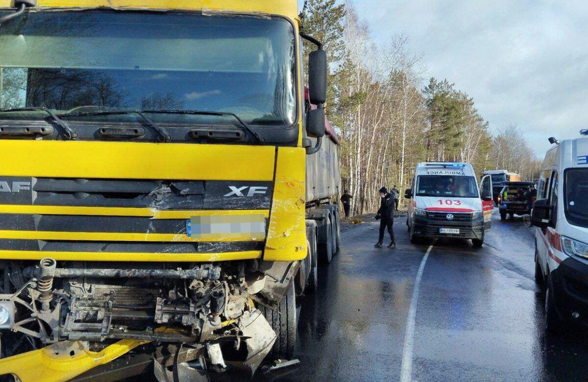 На Рівненщині летальна автопригода: загинуло троє людей