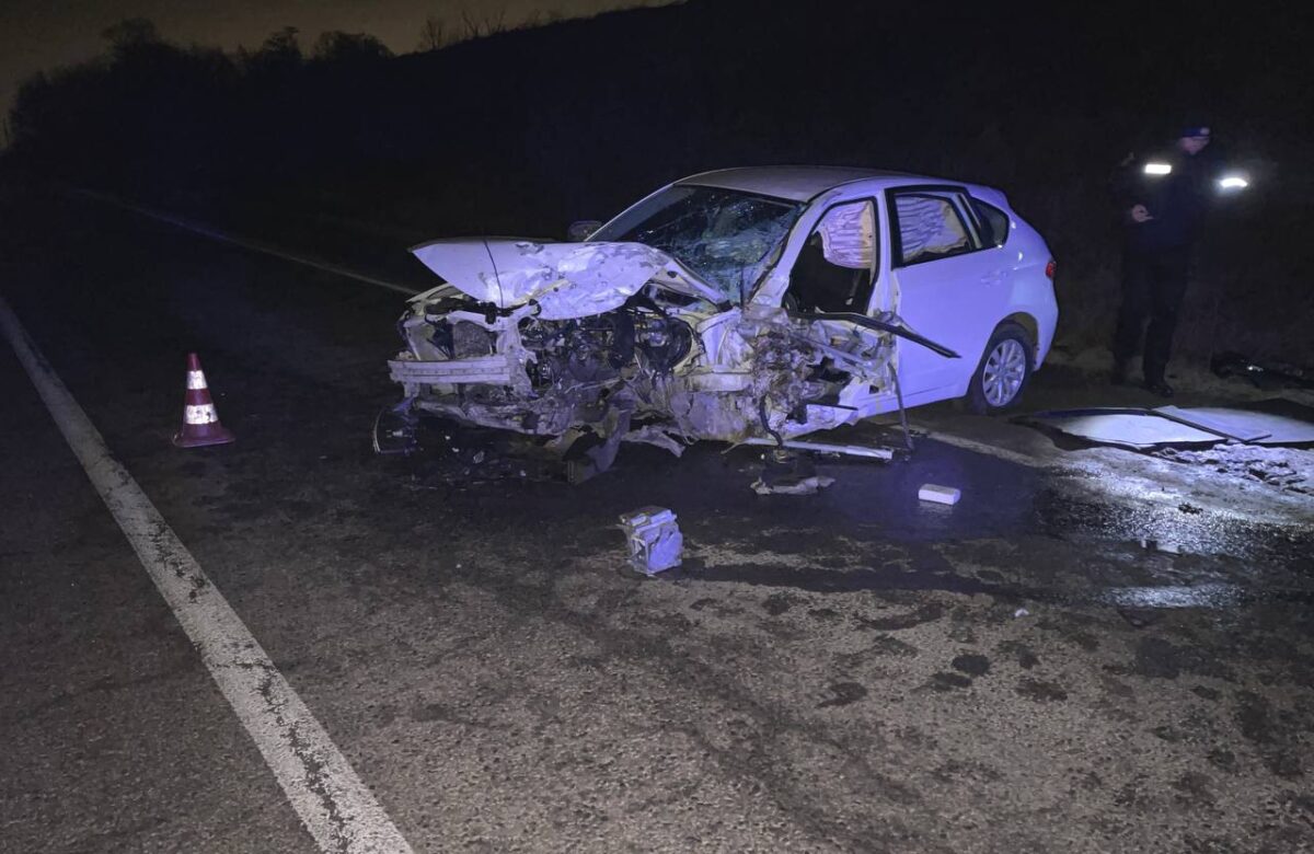 У лікарні загинув водій: відомі деталі автотрощі в Рівненському районі