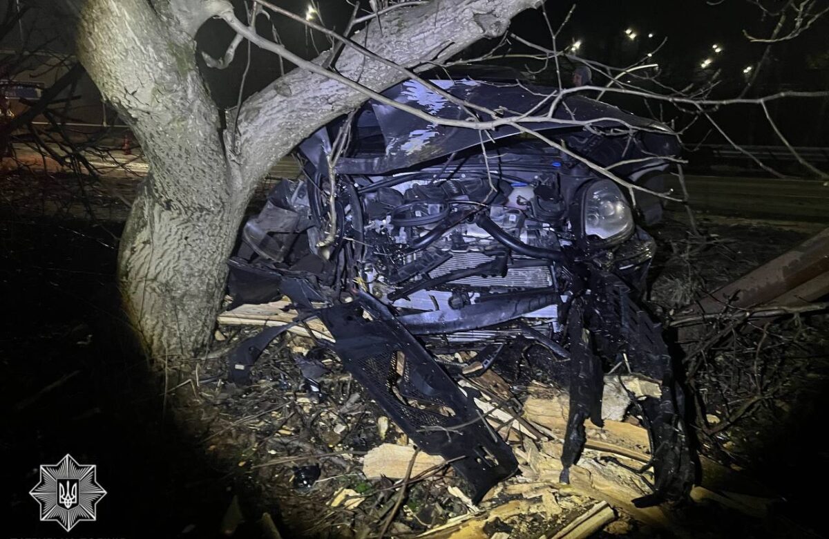 У Рівненському районі авто з’їхало у кювет
