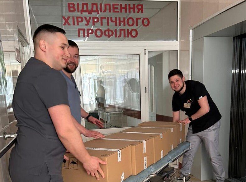 Лікарня Рівного отримала медобладнання, що збереже від ампутації 0000