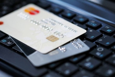 Шахраї переконали жителя Рівненщини віддати їм майже 200 тисяч гривень 0000