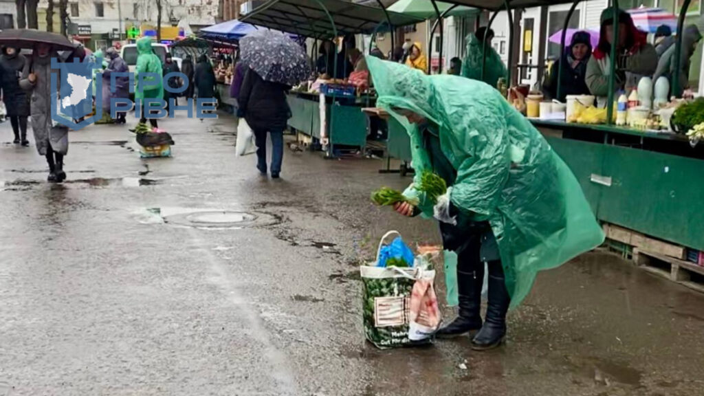 1 На ринку у Рівному продають заборонені первоцвіти, штрафи не лякають