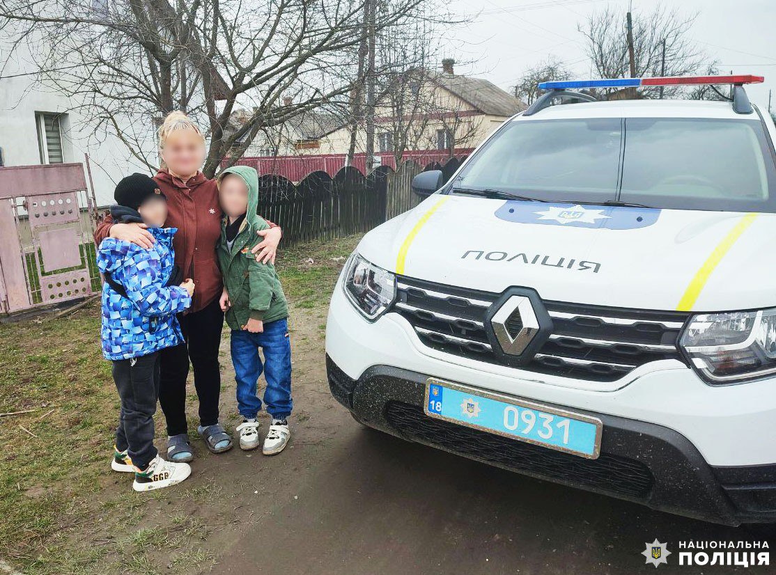 Ішли до бабусі на Рівненщину з сусідньої області: малих пішоходів виявили поліцейські 0000