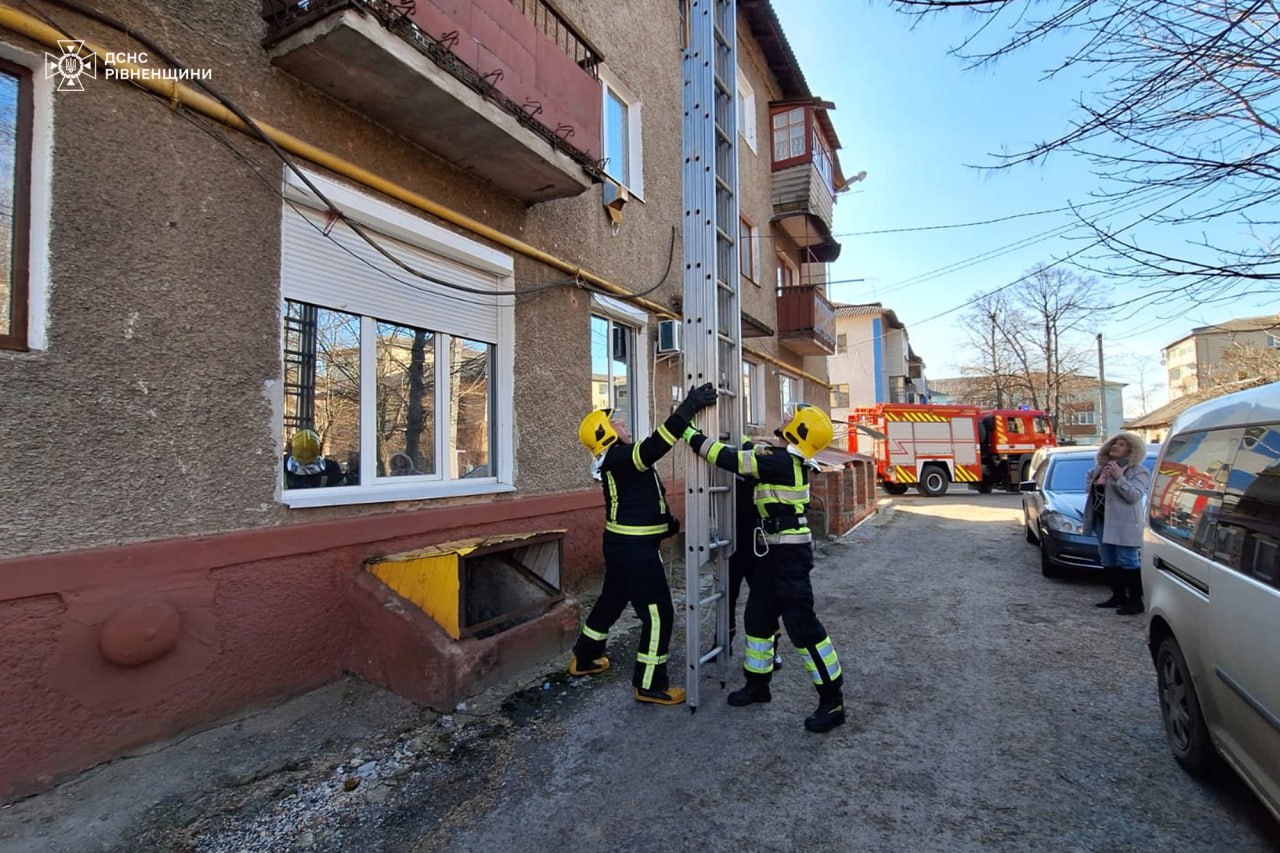 На Рівненщині в замкненій квартирі виявили тіло чоловіка 0000