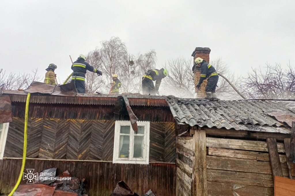1 Неподалік Рівного горів житловий будинок (ФОТО)