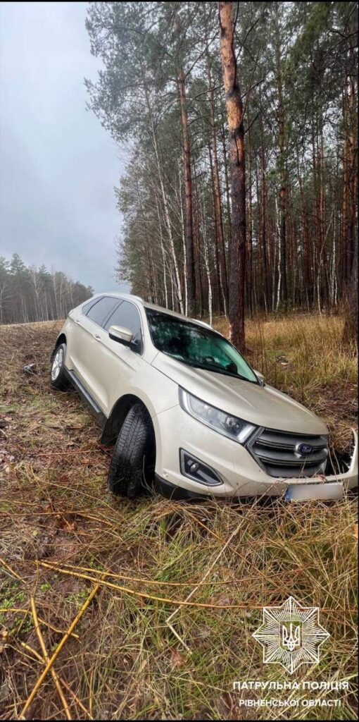 1 Шістдесятирічний житель Рівненщини відчув себе зле за кермом і злетів у кювет (ФОТО)