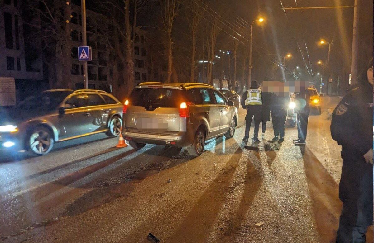 Встановили, хто загинув під колесами автомобіля на вулиці Рівного