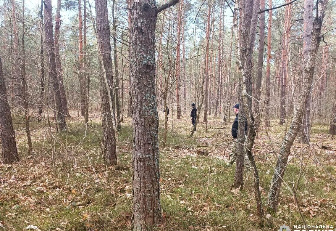 В лісах на півночі Рівненщини другу добу розшукують зниклого чоловіка