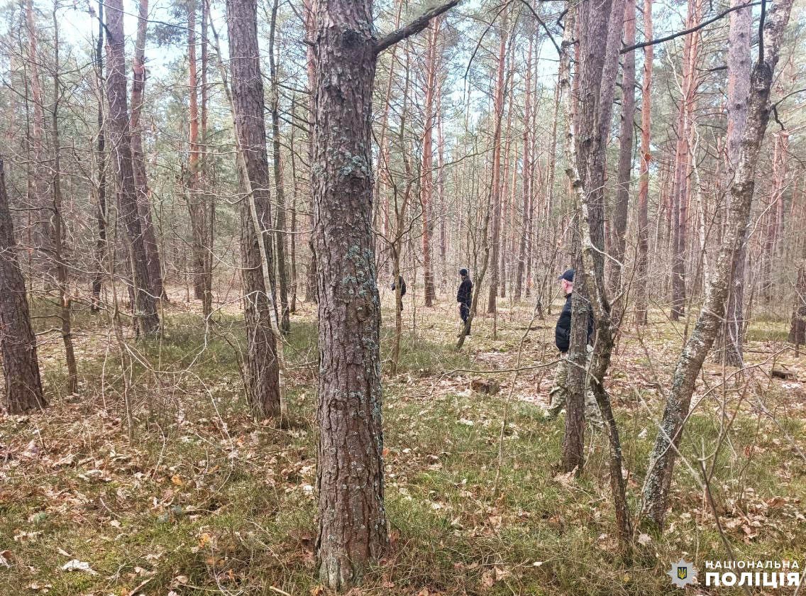 В лісах на півночі Рівненщини другу добу розшукують зниклого чоловіка 0000
