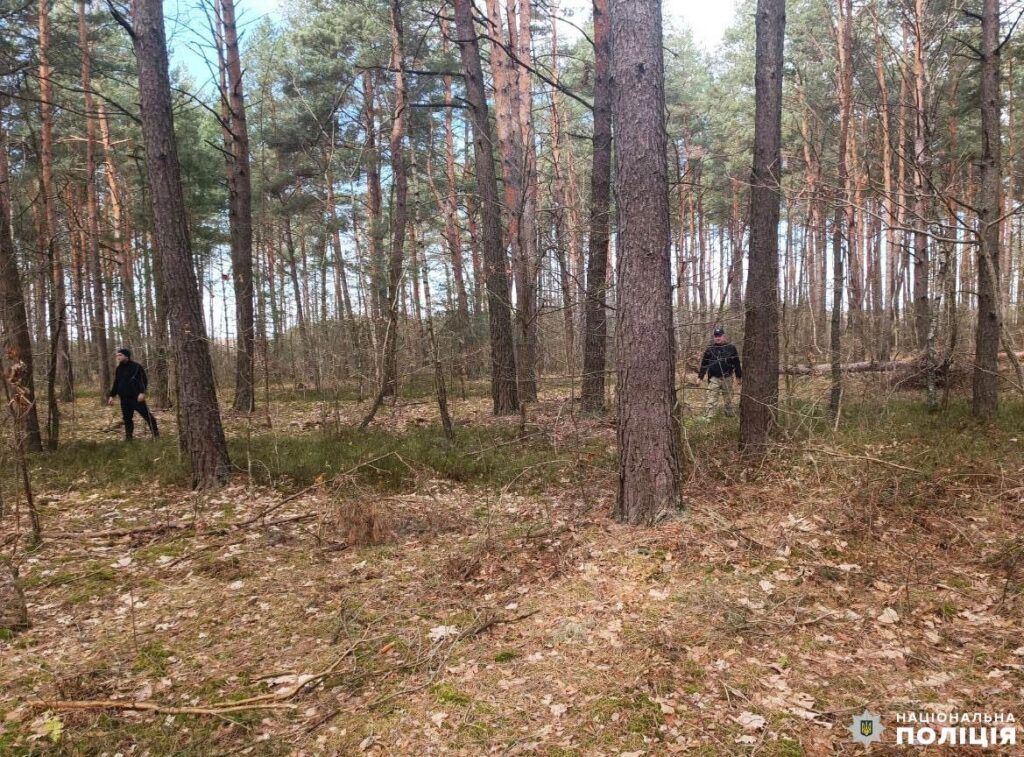 1 В лісах на півночі Рівненщини другу добу розшукують зниклого чоловіка