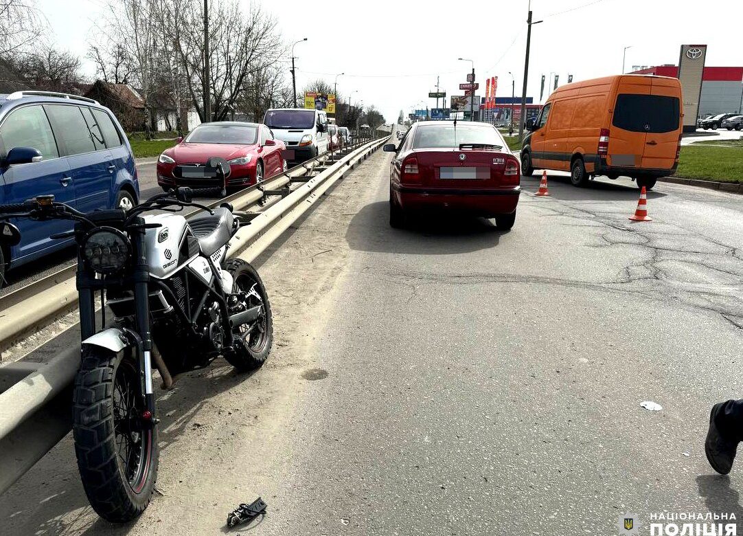 У Рівному внаслідок ДТП травмувався мотоцикліст