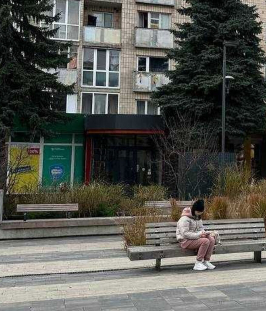 1 У центрі Рівного виставили в оренду приміщення фан-шопу ФК “Верес” (ФОТО)