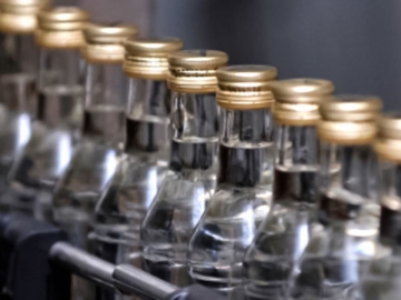 Рівнянин продавав військовим фальшиві цигарки і сурогат коньяку 0000