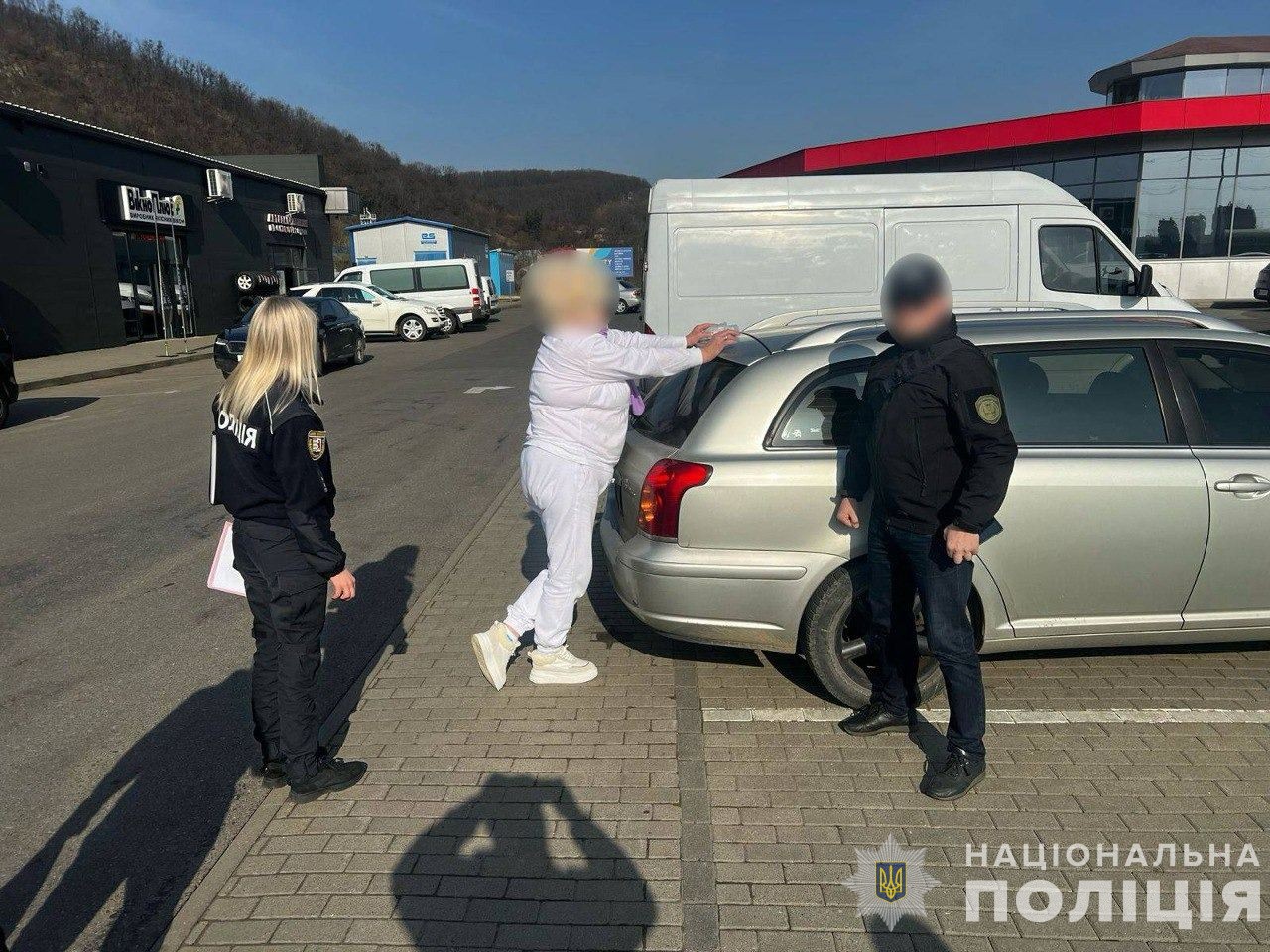 Жителька Рівненщини продавала ртуть на Закарпатті 0000