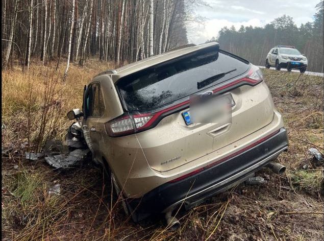 Шістдесятирічний житель Рівненщини відчув себе зле за кермом і злетів у кювет (ФОТО) 0000