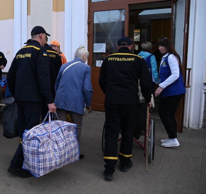 1 На Рівненщині витратили мільйони на подаровані містечка незламності, а житло не будують