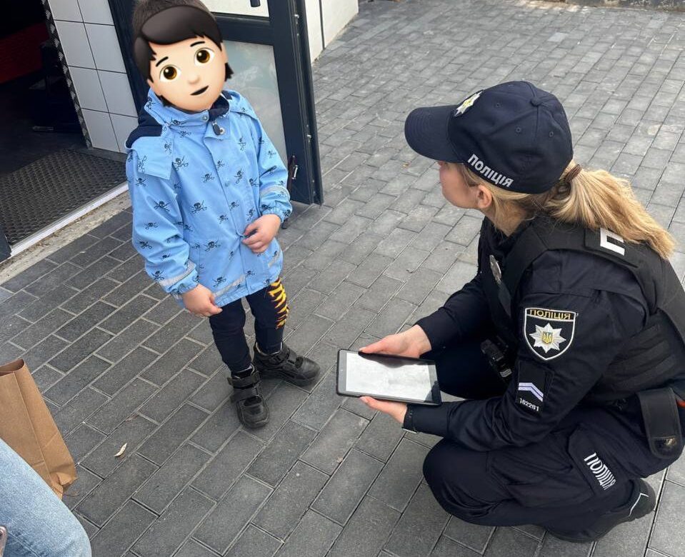 У Рівному трирічний хлопчик намагався сам перейти дорогу