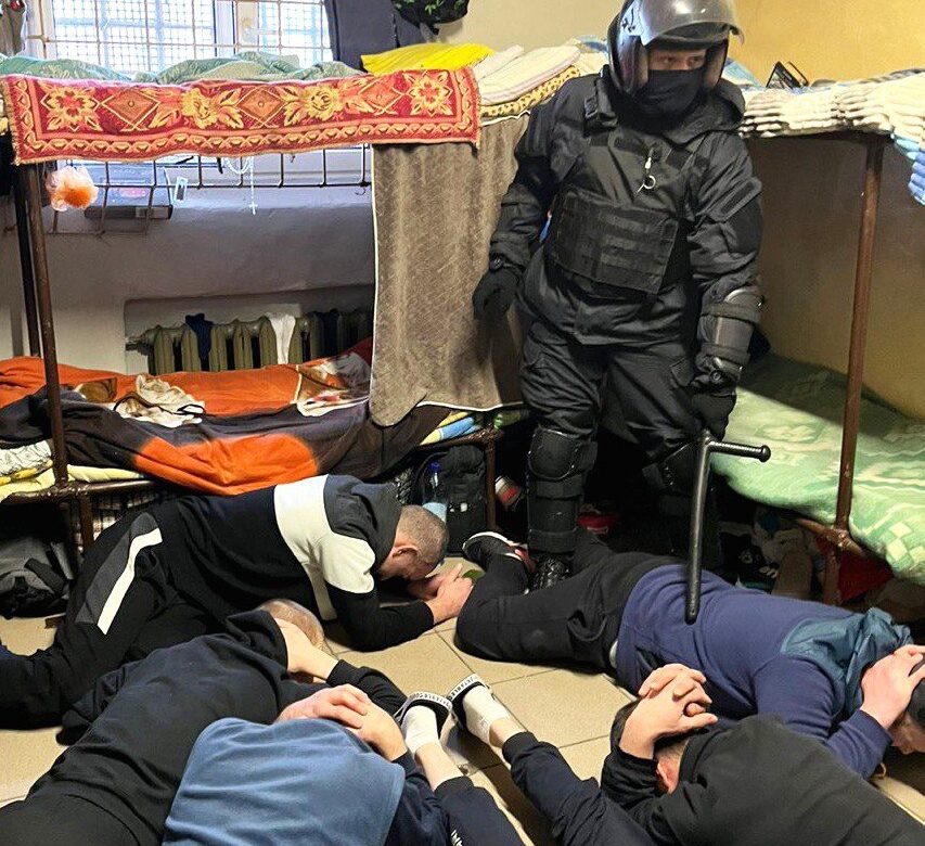 “Смотрящий” СІЗО на Рівненщині організував канал наркотрафіку