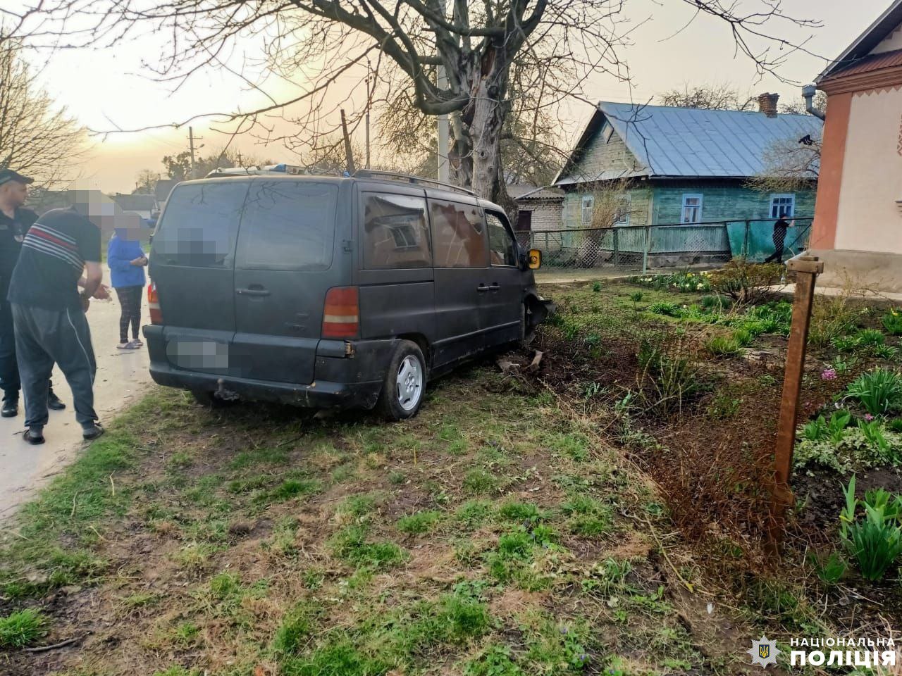 На Рівненщині помер другий із подружжя, яких збив бус на лавці біля дому 0000